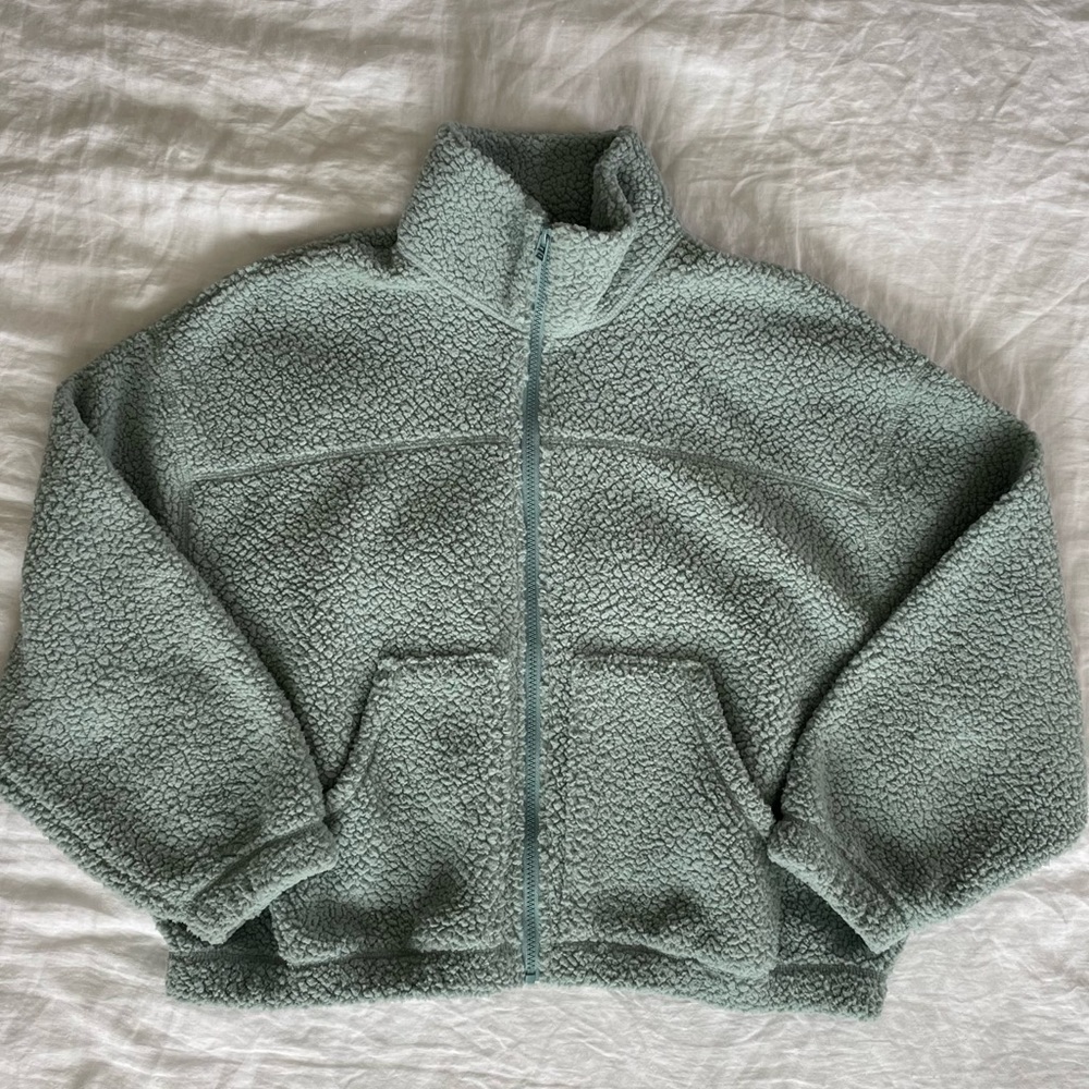 old navy cropped fleece jacket
